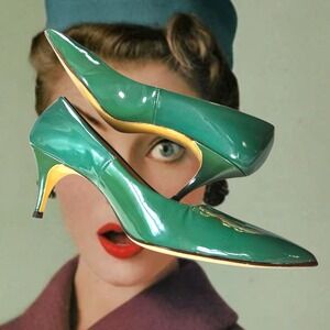 Vintage 1950s Green Patent Leather Stiletto Heels by Brevado | Pointed Toe Pumps